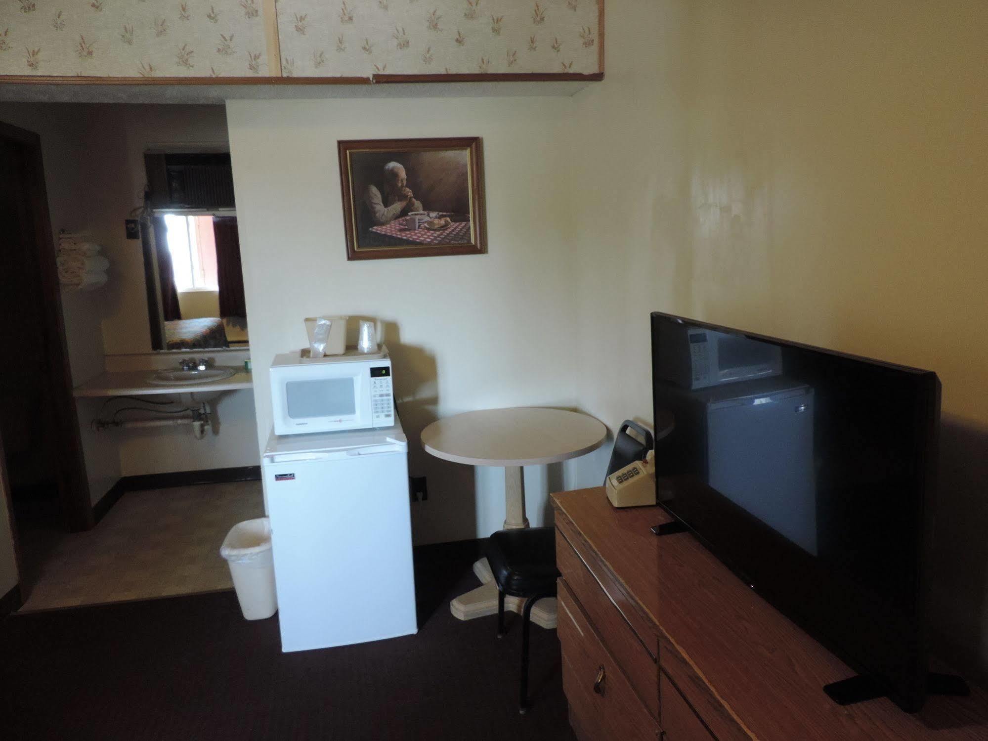 North Country American Inn Kalkaska Ngoại thất bức ảnh