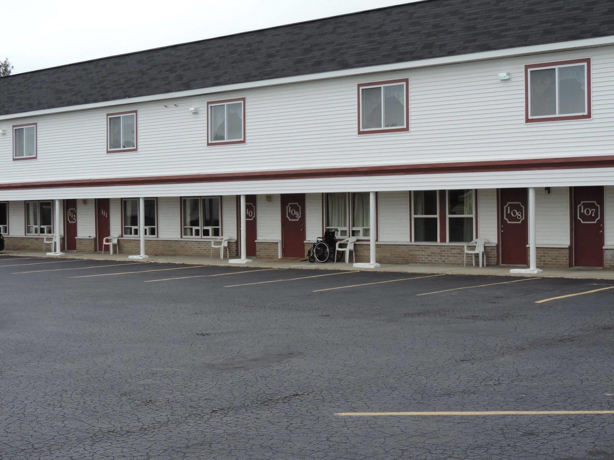 North Country American Inn Kalkaska Ngoại thất bức ảnh