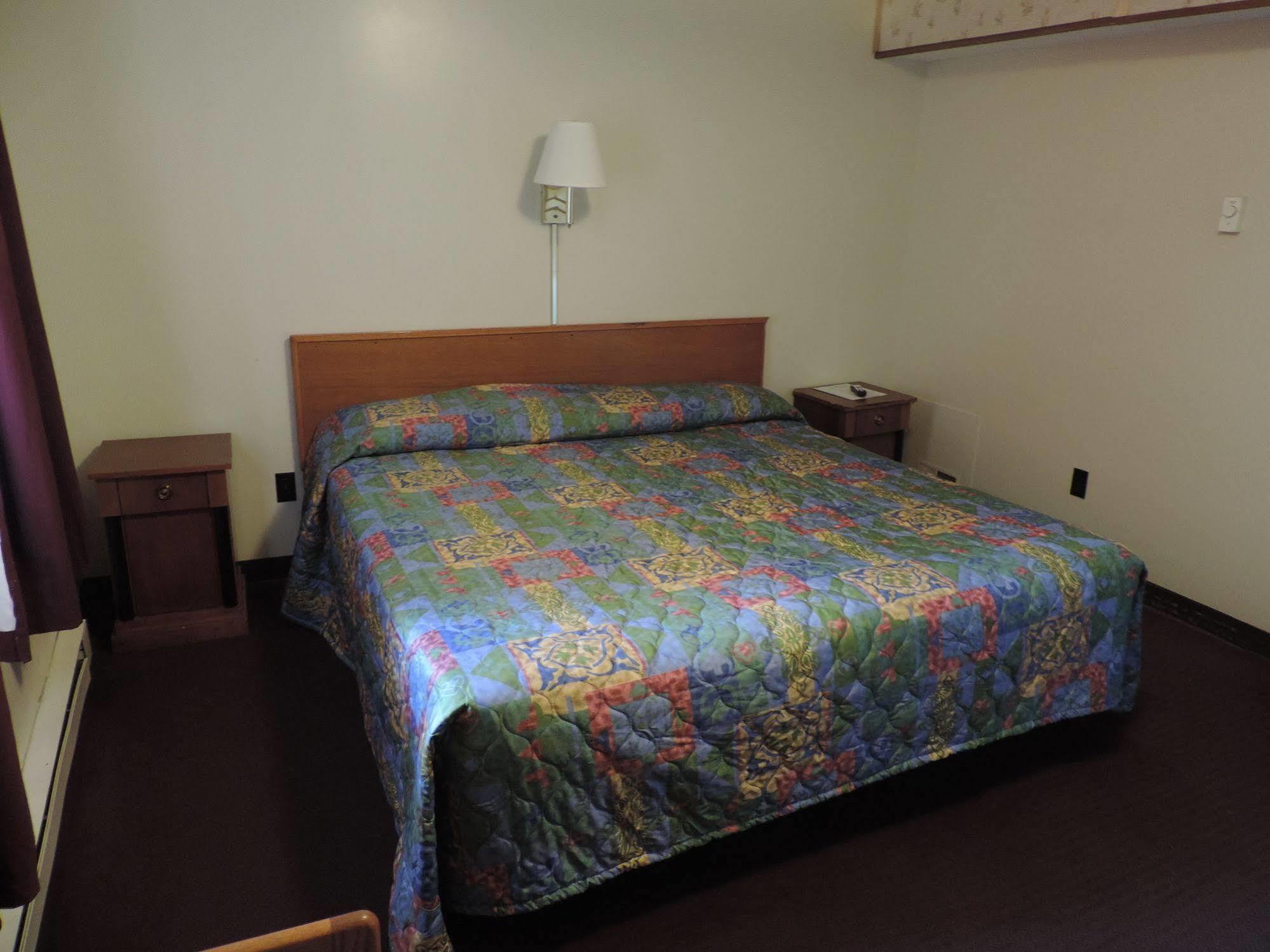 North Country American Inn Kalkaska Ngoại thất bức ảnh