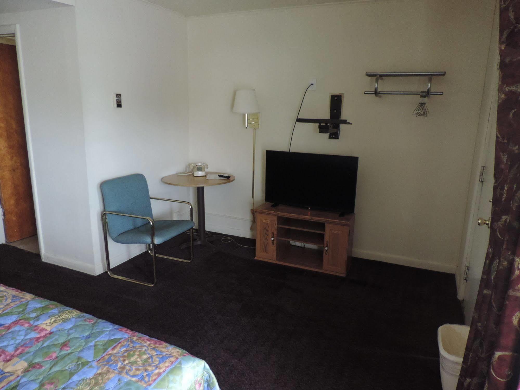 North Country American Inn Kalkaska Ngoại thất bức ảnh