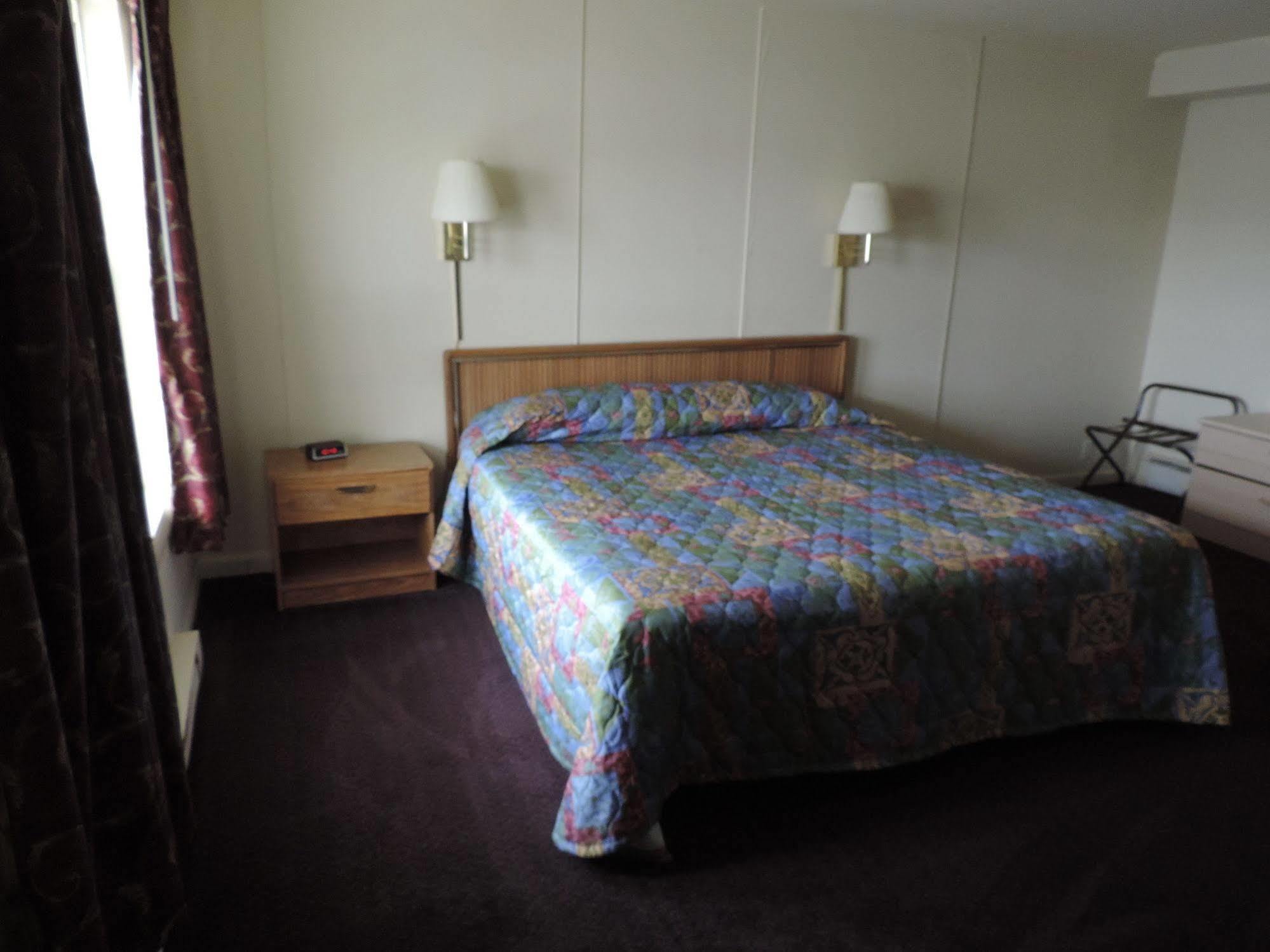 North Country American Inn Kalkaska Ngoại thất bức ảnh