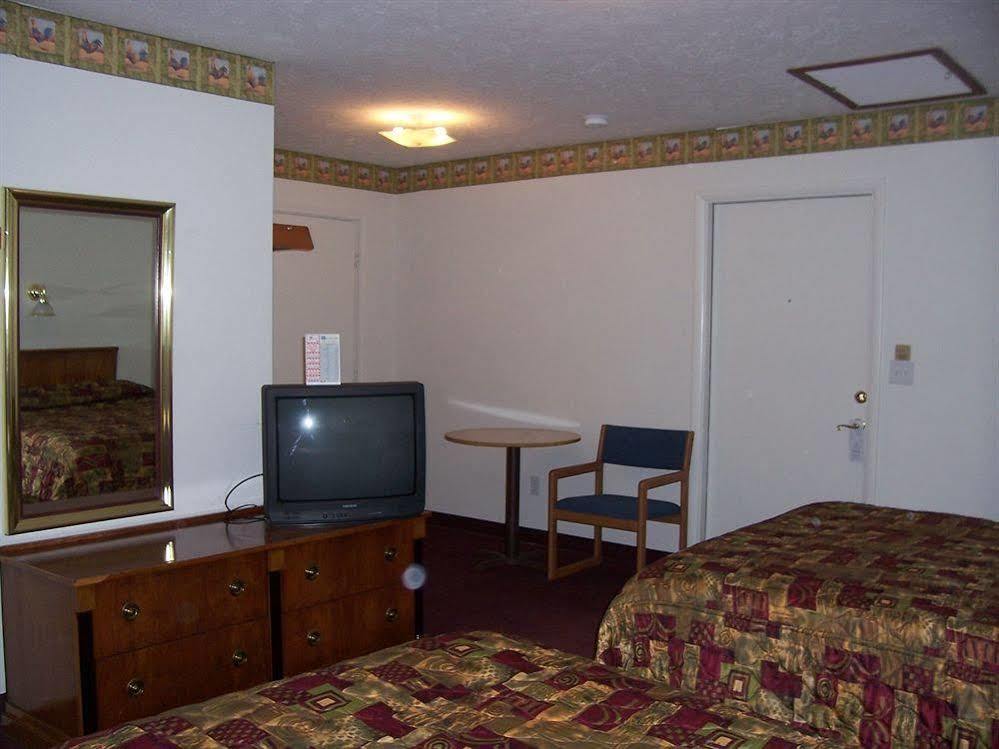 North Country American Inn Kalkaska Ngoại thất bức ảnh