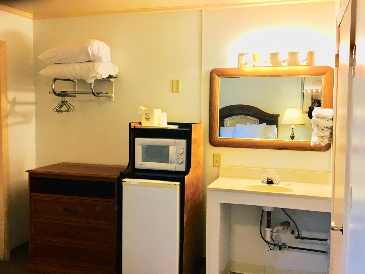 North Country American Inn Kalkaska Ngoại thất bức ảnh