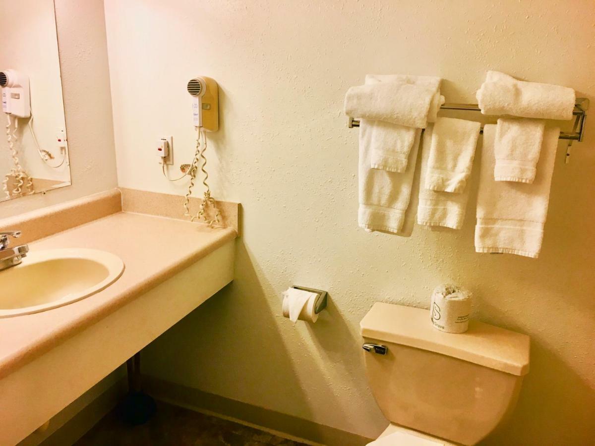 North Country American Inn Kalkaska Ngoại thất bức ảnh